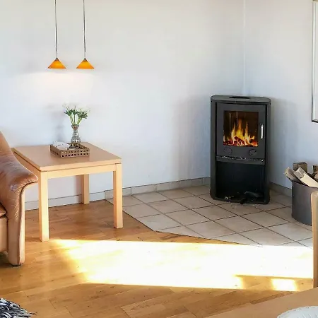 Three-bedroom Holiday In Allingabro 2